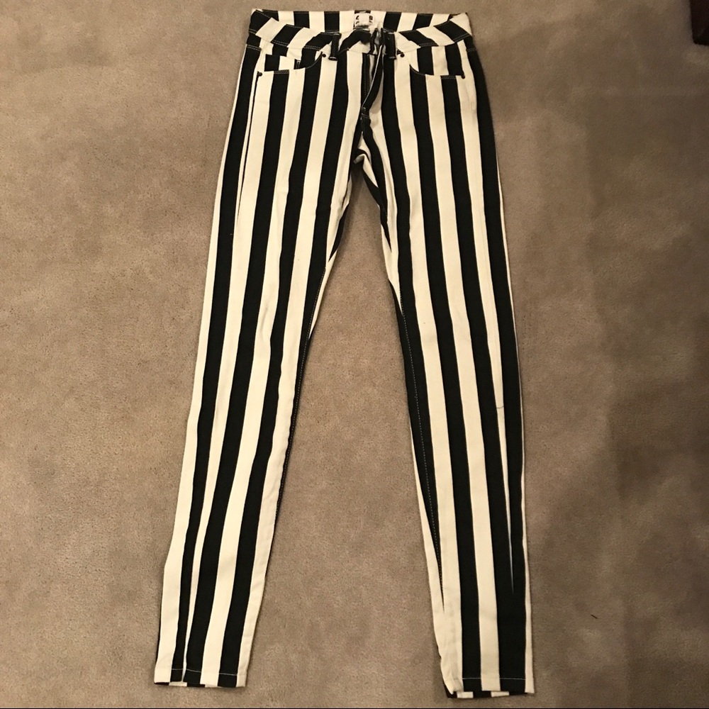 Jeans black and white